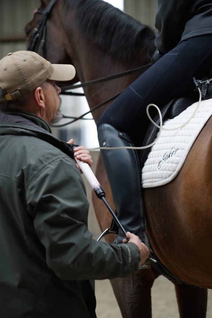 Kerry Sharp WOWfitter en sponsor Equinova zorgt dat het materiaal op en top is zodat we de paarden kunnen uitlenen tijdens een les